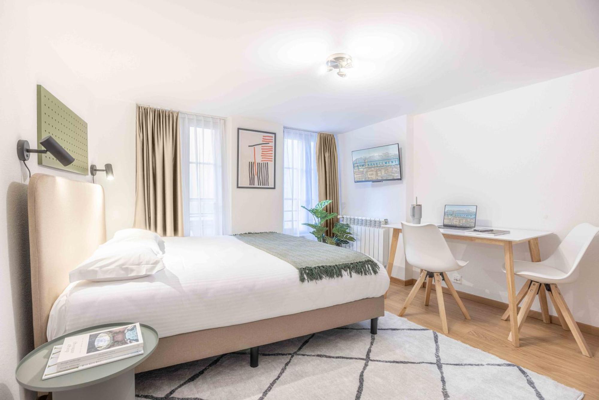 Apartment Saint Laurent 33-35 By Homenhancement *
