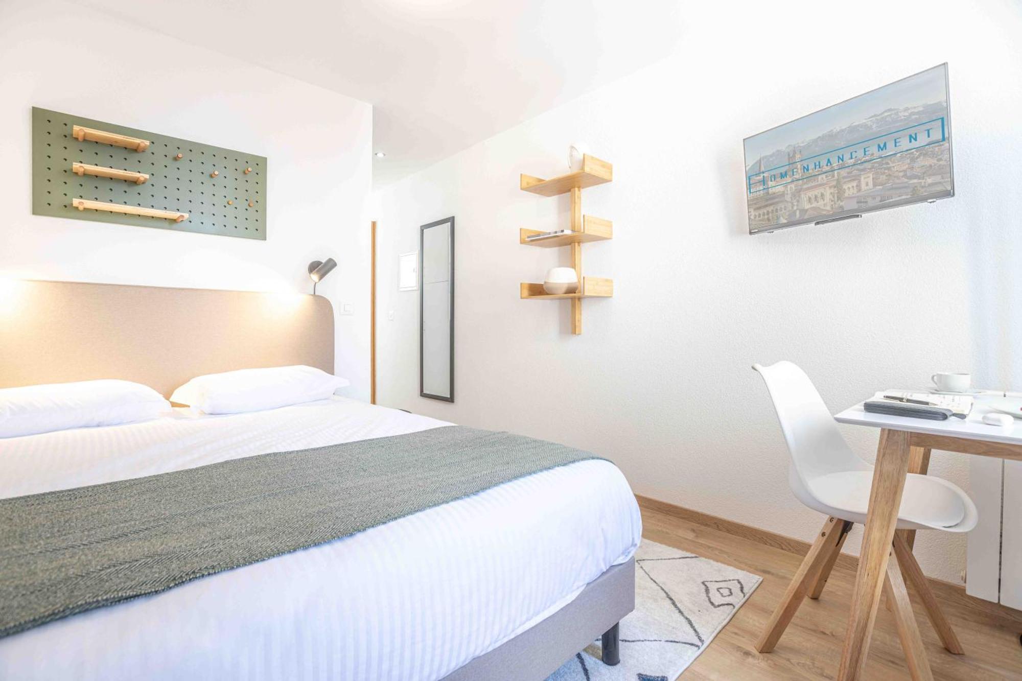 Apartment Saint Laurent 33-35 By Homenhancement *
