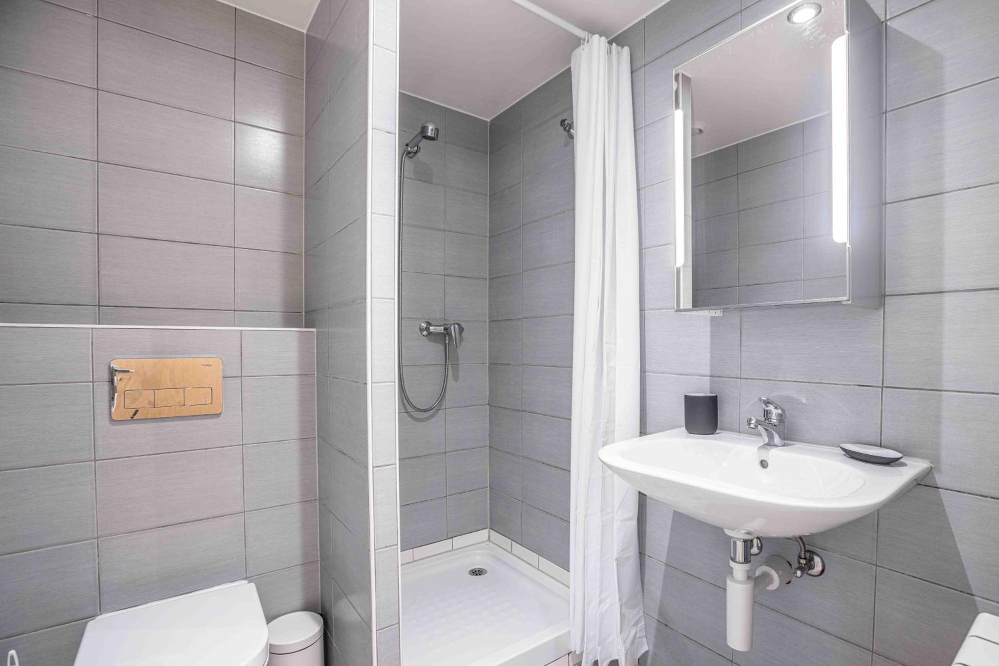 Appartement Saint Laurent 33-35 By Homenhancement