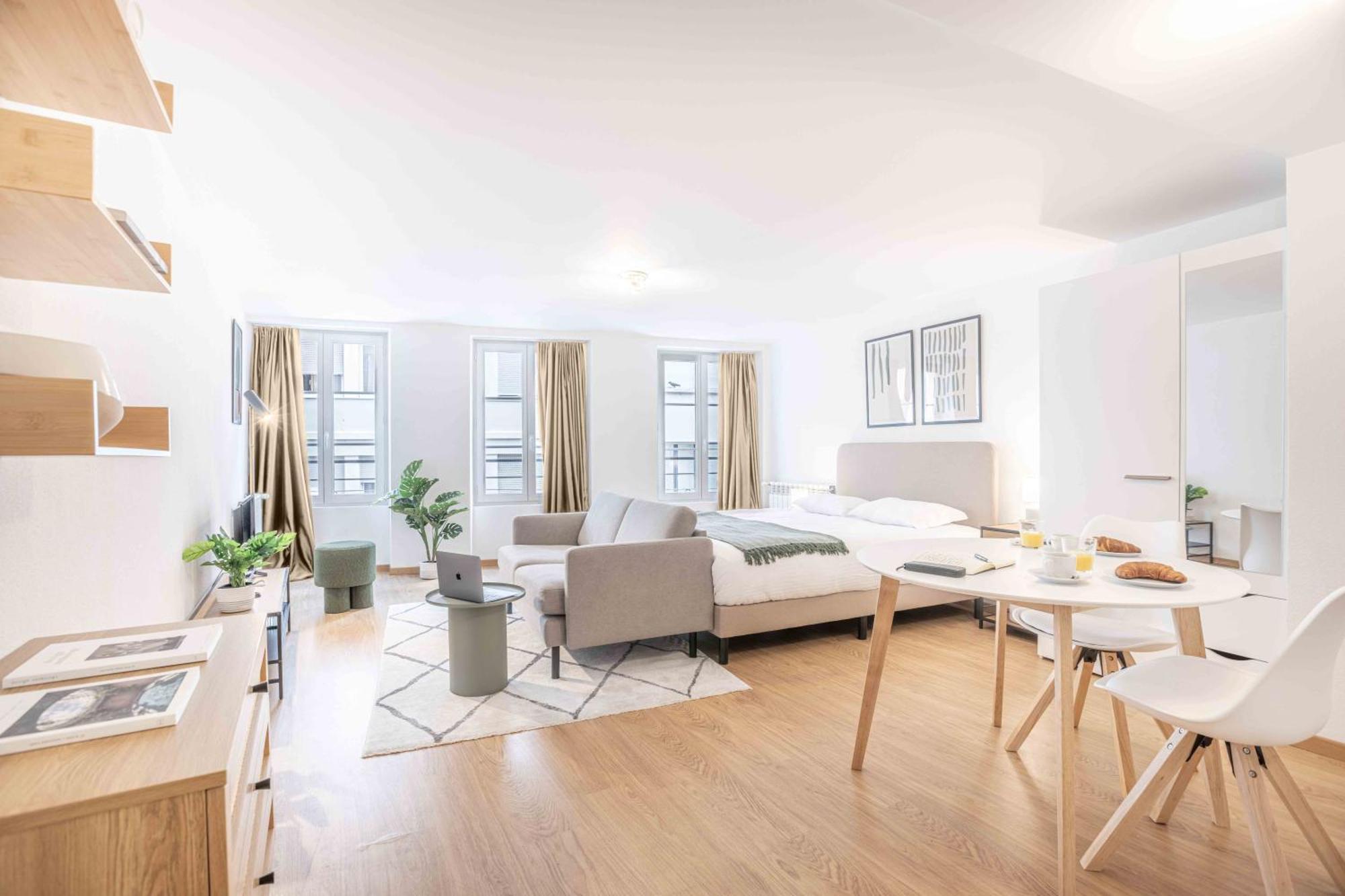 Saint Laurent 33-35 By Homenhancement Appartement